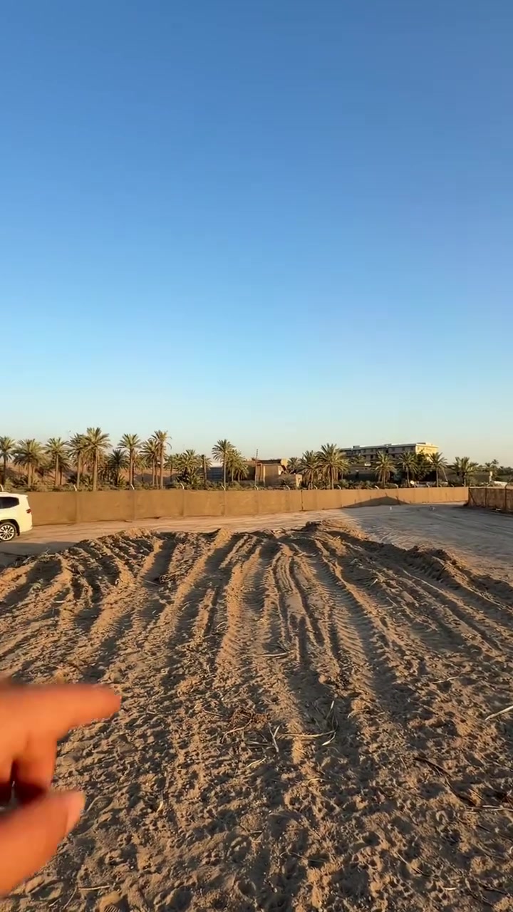 تقسيم جديد  باسعاررر مناسبه جداا 

بموقع تجاري وأستراتيجي حيوي - حله_قرب سيطره الاثار 
العقار طابو زراعي سند 25 تحويل مباشر باسم المشتري 

المساحات 
 500-400-300-200-100 / متوفر نصف دونم ودونم 

الخدمات 
ماء أساله 
كهرباء 
أناره 
تبليط 

بالاضافه توجد — مدراس ،ومستشفئ ،واسواق 

مجمع محاط  بكل الخدمات من كل الجوانب
معلومه للمشتري_ هذا المجمع فرصته كلش حلوه من حيث الاستثمار أو السكن ومستقبل جيد 

العنوان مميز جدا … الحله _ قرب سيطره الاثار - سنتر على الشارع العام 

مركز المبيعات نفس الموقع 

موقع المجمع عبر جي بي اس ( لوكيشن)

https://maps.app.goo.gl/UANst4n4QksBTy997?g_st=com.google.maps.preview.copy

للاستفسار 
***********  اتصال أو وآتساب
*********** اتصال مباشر
