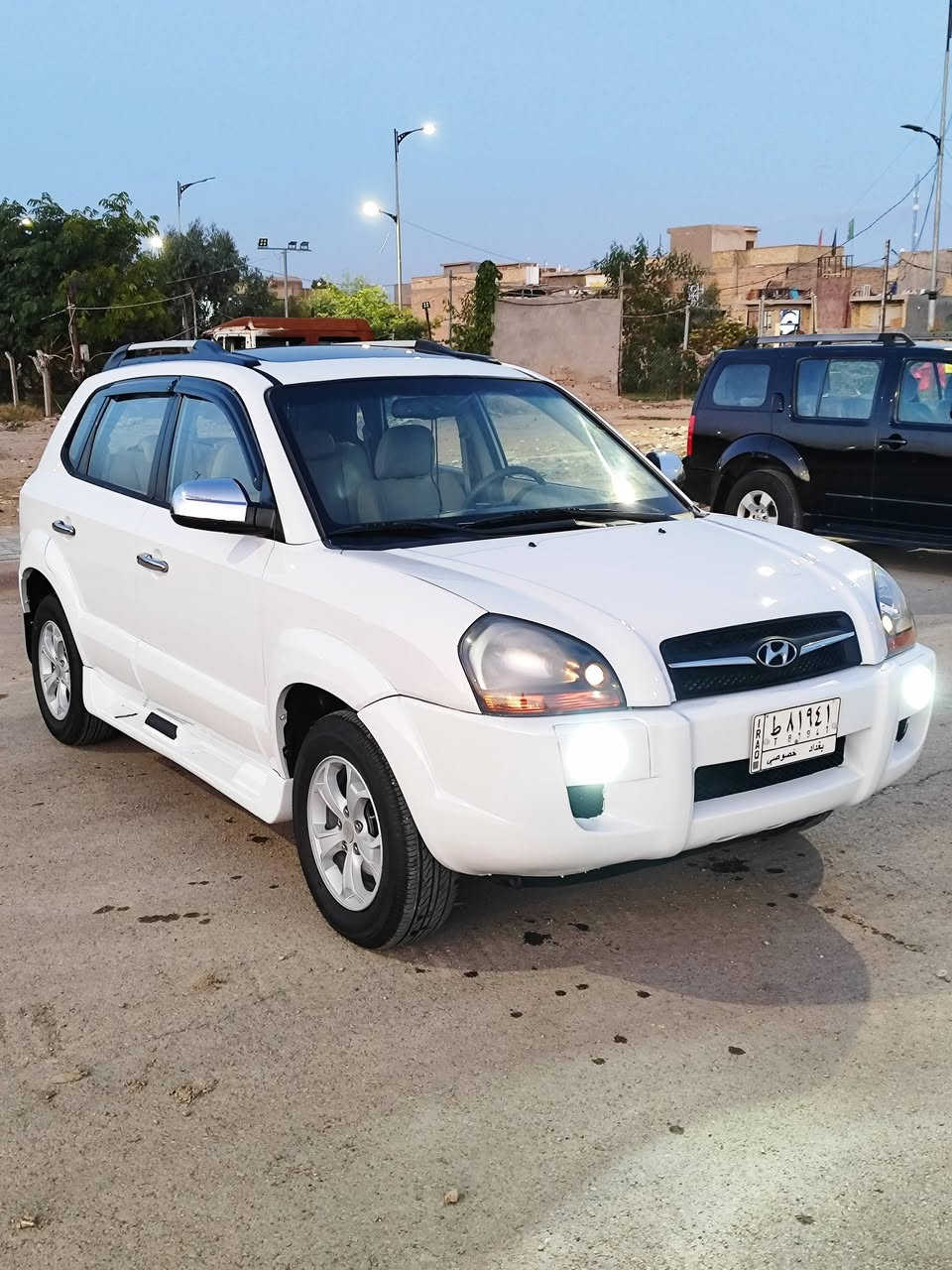 السلام عليكم 🤍
للبيع . توسان 2009 رقم بغداد كفاله عامه مكينه كير حداديه كهربائيات تبريد ثلج تدفى كله شغال فول ماعده لبصمه فتحه سقف السياره حيل نظيفه واحلى من الصور بهواي وبلخير عليه الي يأخذها السعر 133 وبيها مجال قليل المكان واسط مركز مدينه ***********
