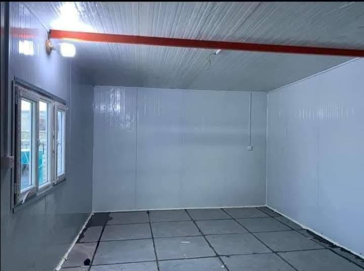 سلام عليكم اني شاب من بغداد شتغل حداد متنقل وجوال وين مجان اجي ابواب شبابيج كرفانات  فريمات اعلانات ***********
