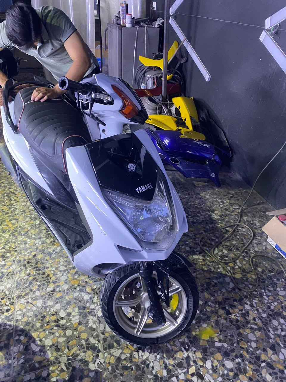 سلام عليكم سكنس شمعة ياباني قبق نفخ ستاند حساس كفالة عامة مكينة ناعمة للمراوس ب سكنس لد بدون نطايح***********
