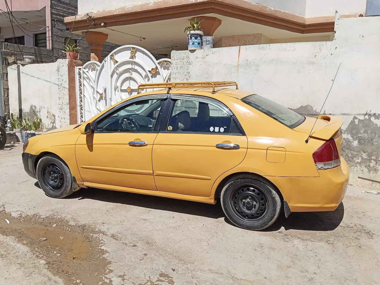 سيارة سبكترا للبيع بأسمي مكاني ديالى مشروع وطني محرك وكير جديد تبريد ثلج ضررها باب السائق تخم تاير جديد باتري جديد سنوية مجددة رقم انكليري وهزة جديدة السعر ٦٥ ورقة تلفون *********** تحويل ثاني يوم مصفرة غرامات هيئة ومرور

