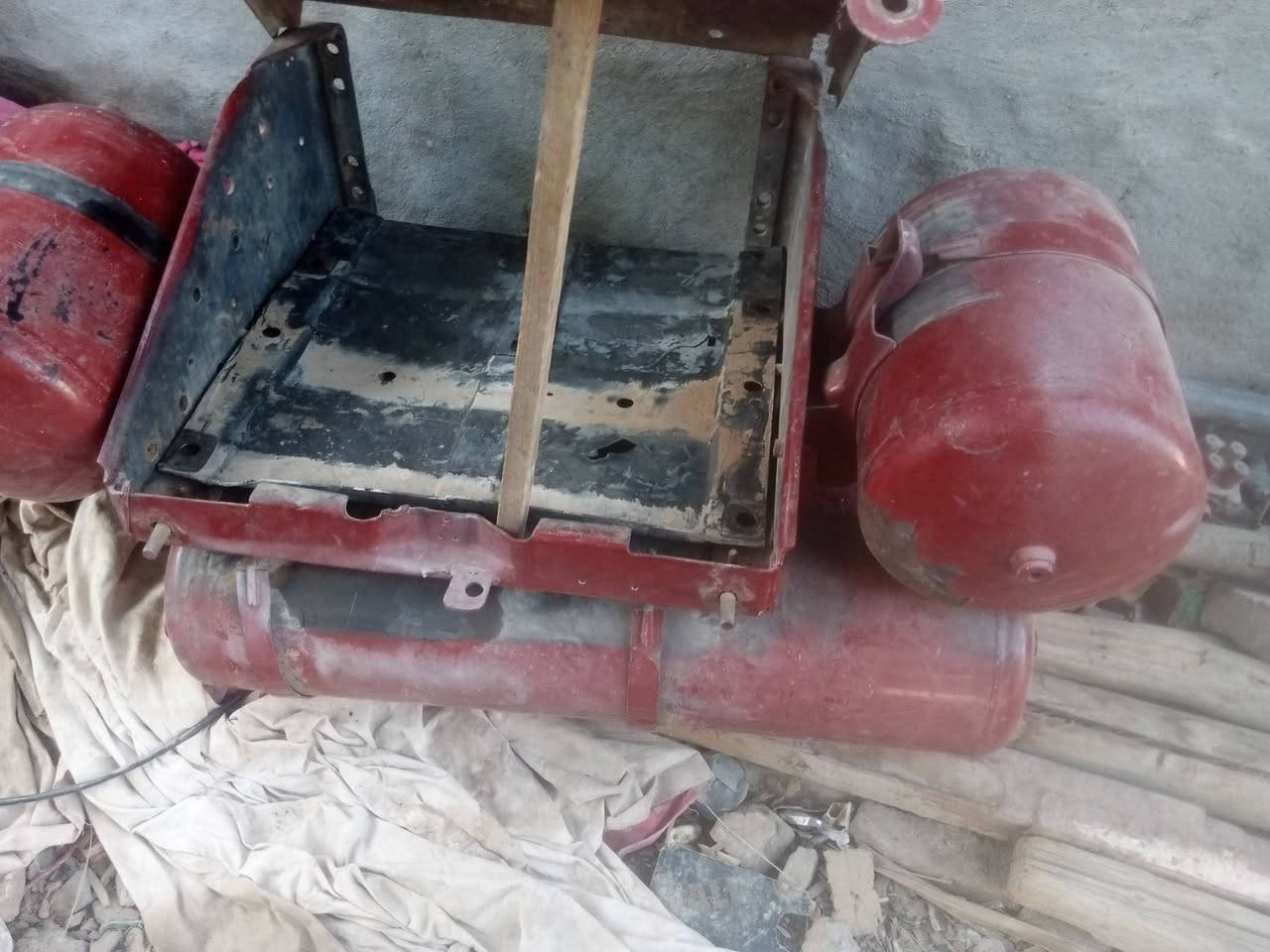 سلام عليكم غراض للبيع براميخ هنة ولقمهن  نظاف وتحية مال كرواتي وقاعدة مال باتريات  مكاني عمارة اتصل عل رقم ‏‪***********‬‏
