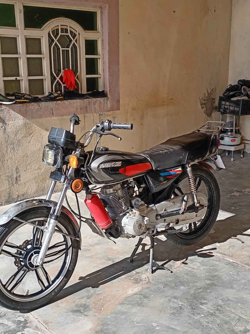 السلام وعليكم
دراجة سيفان
16
محرك نضيف
ارواق موجود
تايرات جدد
دراجة سلف تشتغل
لايتات جدد
كاملة
ادور مرواس بدراجة اوتوماتيك
او بيع
سعر 350 بية مجال ✈️


**إذا كنت صاحب هذا الإعلان وتريد حذفه لأي سبب، رجاءا أرسل رسالة إلى الدعم الفني**