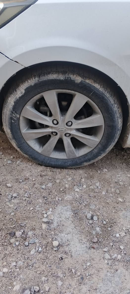 السلام عليكم 
5ويل كب للبيع حجم 205/55/16
مع تخم تاير زوج امامي كوري وزوج الخلفي صيني نضافه تاير 90% /نضافه الويل 95% شرط برون عواج وعلى الفحص 
مكاني البصره كرمه علي ابو صخير 
السعر 350 وبي مجال قليل او مراوس بويل حديد مع الفرق 
للتواصل ***********
