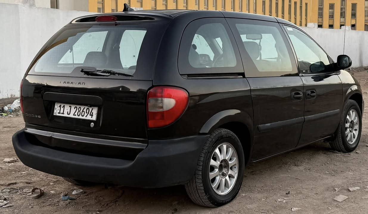 دوج كرفان 7 راكب موديل 2007
كير مكينه بلاديات مكفولات ولا مفتوحات 
مكفوله من الضربه بيه قطع صبغ 
تخم تاير ويل كب جديد 
تدفئه تبريد 
السياره جديده وكامله من كل شي 
بغداد باسمي 
السعر 69 وبيها مجال 
للاتصال ‭0772 358 1823
