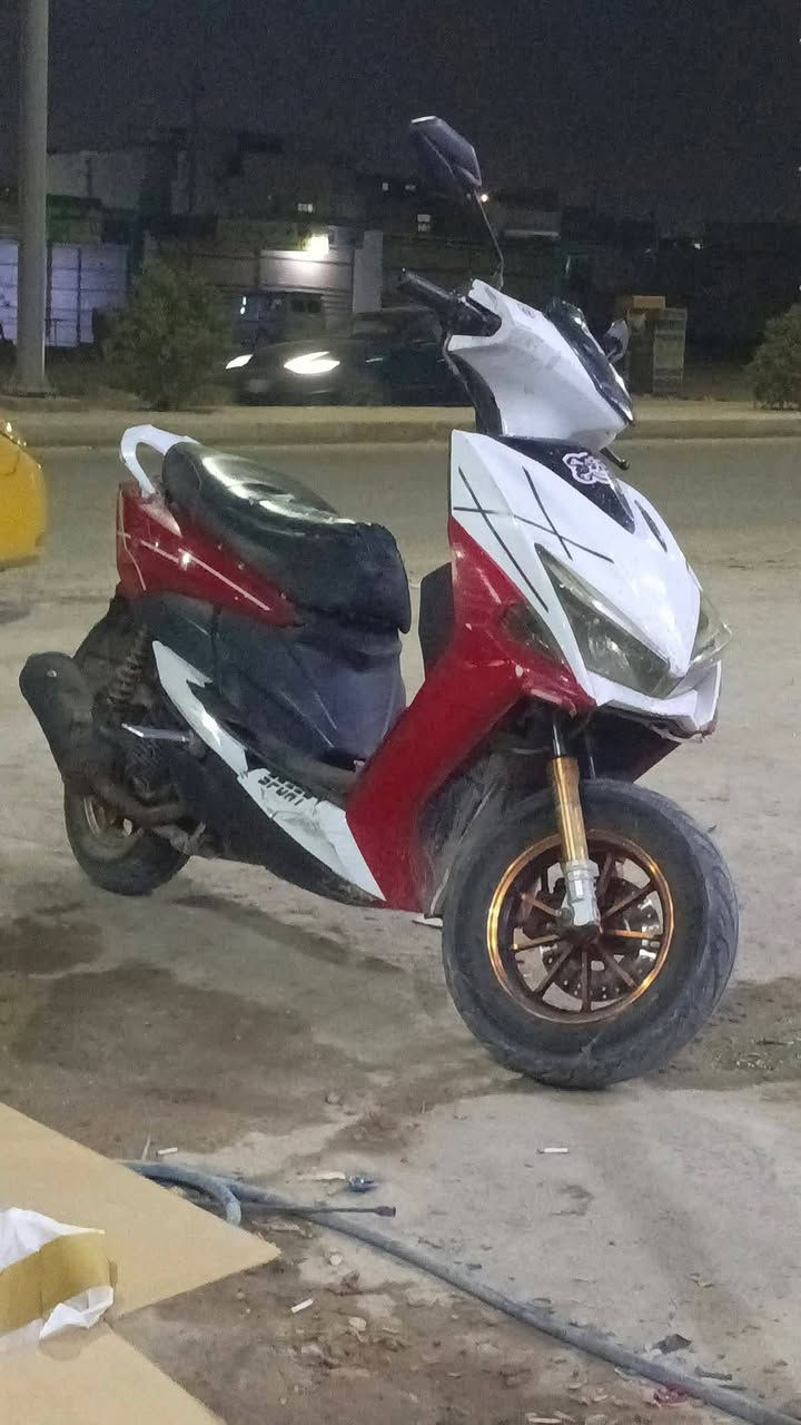 السلام عليكم دراجه للبيع سعرها 250 مراوس اذا موجود لمار الرمادي شارع 5 كيلو ***********
