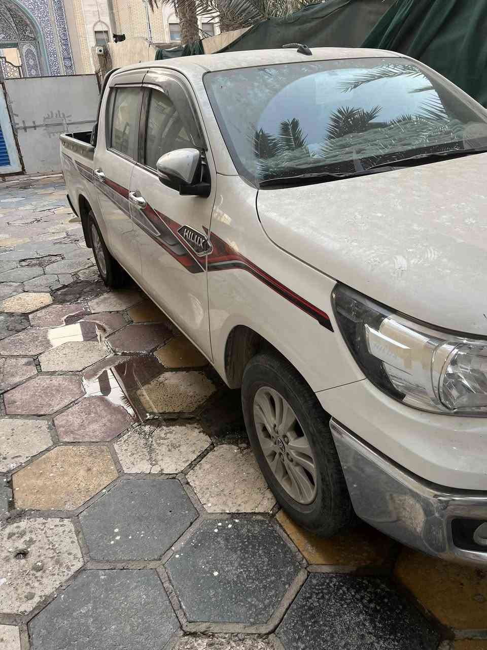 تويوتا هايلوكس ناصي ساز  فول مواصفات موديل 2023 ماشيه عشرة آلاف فقط مكفوله من الشخط باسمي نجف رقم إنكليزي سنويه لسنة 29 كير أوتوماتيك سيارة مضمومه بالبيت جديده جداً بتراب الشركة السعر 285وبيها مجال  رقم الهاتف ***********
