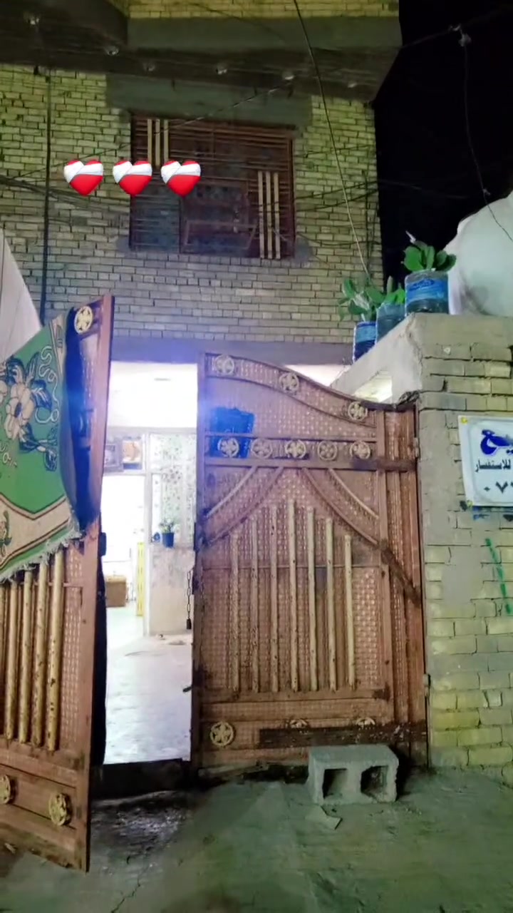 من رخصت المدير المحترم بيت للبيع فرع عالم الحليب عله شارع 15.   بيه محل مجر 100الف.   رقم راعي البيت ***********.       السعر 125.   وبيه مجال.    البيت طابو صرف
