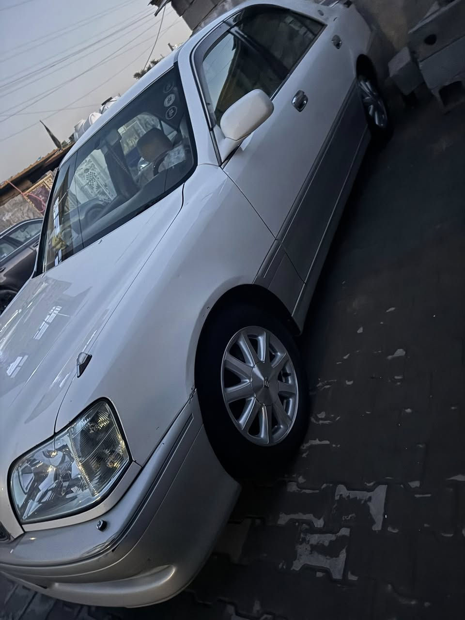 سلام عليكم سياره موديل 2003 3دكم سياره جديده بمعنه كلمه سياره فقط فحص مامدفوع كمرك عنوان بغداد سعره 95 ***********
