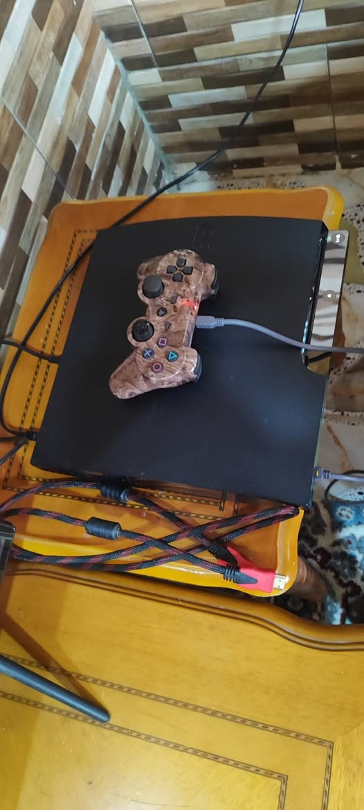 بلي 3 سلم كامل مهكر 
ينقصه فقط العاب بي لعبة 1 
السعر 90 الف فقط


**إذا كنت صاحب هذا الإعلان وتريد حذفه لأي سبب، رجاءا أرسل رسالة إلى الدعم الفني**