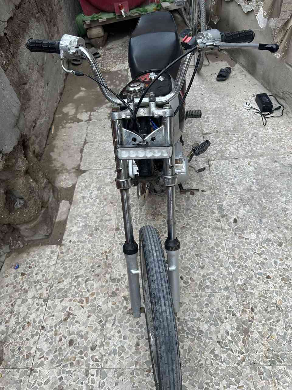 ‏السلام عليكم دراجة للبيع دراجة اوراقها ضايعة يعني تعتبر أدوات دراجة حلوة ونشطه السعر 450￼ وبيها مجال قليل 

مكاني البصرة كرمة علي 

‏رقم الهاتف
￼***********
‏￼
