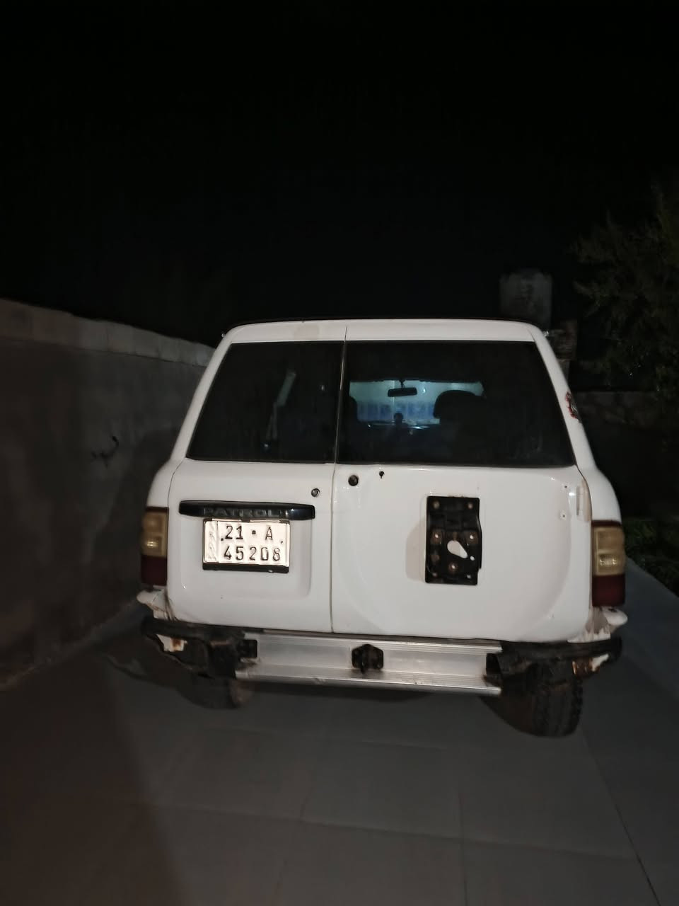 سياره بترول للبيع موديل 2002 نضافه مثل البصور لا ادخن ولا تنقص 50 وبيه مجال ***********
