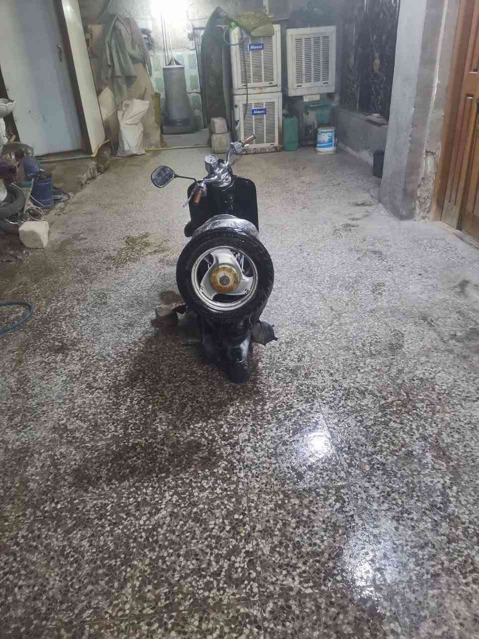دراجه عبد حليم للبيع شغاله مابيه شي كهربائيات شغاله بس نقص باتري شلعه حلوه مكان بغداد البياع سعر ١٢٥بيه مجال رقمي ***********
