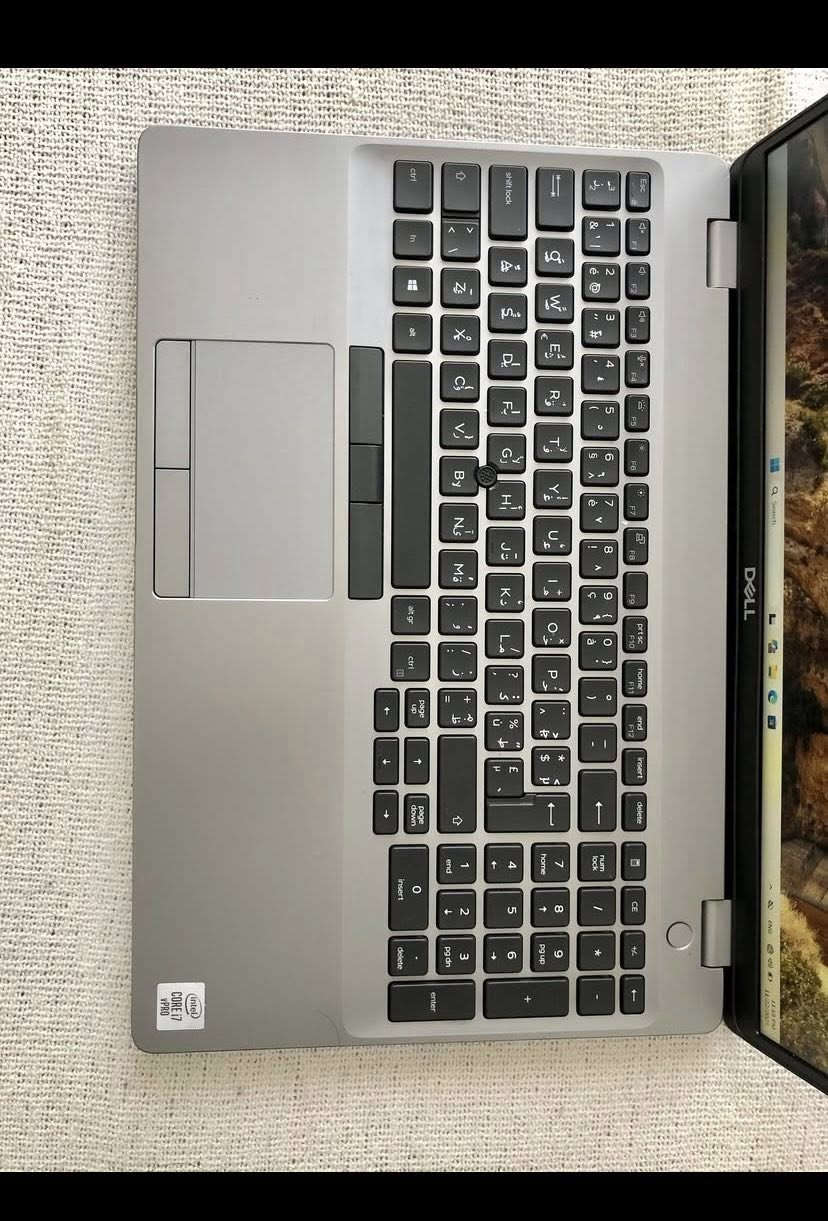 مرحباً يا شباب، لدي هذا الكمبيوتر المحمول للبيع. وهي مخصصة للهندسة والألعاب.

Dell precision 3551
Generation 10
Core i7- 10750H- 2.60 GHz - 6 core - 12 Cpus
Graphic xariji Nividia Quadro P620 - 4 GB
Graphic card intel Ultra HD- 8 GB
12 Gb graphic!!
Ram 16 GB DDR4
Hard SSD 512 GB
Shasha 15.6 inch
Shasha FULL HD 1920X1080p
Keyboard LED
type C 
HDMi 
bluetooth + wifi + camera
Winodws 11 pro Actived
سعر ٤٠٠$


**إذا كنت صاحب هذا الإعلان وتريد حذفه لأي سبب، رجاءا أرسل رسالة إلى الدعم الفني**