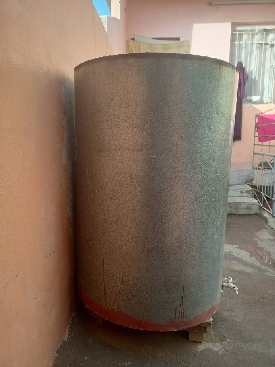 السلام عليكم ورحمه الله وبركاته عندي اغراض منزل للبيع زايد تانكي مال ماي زايد عربانههكونتر زايد كاونتر زايد اوفن راسلني على الرخاص او على الرقم***********
