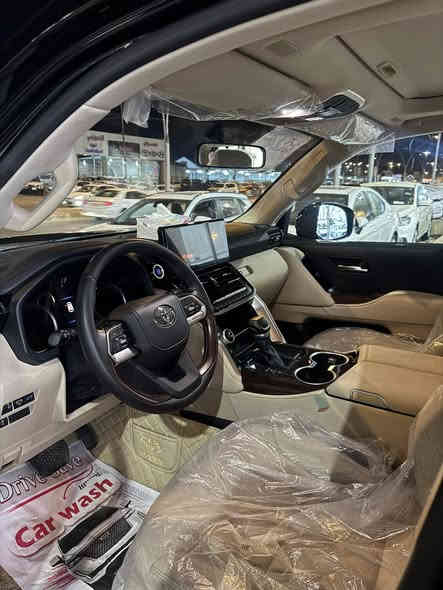 Land Cruiser Gxr2024 Limited Black Edition

ماشية 4441 بحالة الزيرو
كلين تايتل

"السيارة مغلفة PPf امريكي قطر 7.5 ملم
كامرة خلفية
صندوق كهربائي
التحكم على المنحدرات
تبريد المقاعد
فتحة السقف
بصمة
نوافذ كهربائية
شاشة
التحكم التلقائي في درجة الحرارة
مقاعد كهربائية
8 وسادة هوائية
مصابيح زينون الأمامية
المصابيح الامامية ليد
ابل كاربلاي
التشغيل عن بعد أندرويد أوتو
ABS
شاحن لاسلكي
ثلاجة تبريد جكمجة
صندوق تبريد
كشافات ضباب
فرامل الوقوف الإلكتروني
نظام إلغا الضوضة
التحكم الإلكتروني في الثبات
زر التشغيل
القفل الإلكتروني للمحور الخلفي

للاستفسار عن السيارة وسعرها واتساب ***********
