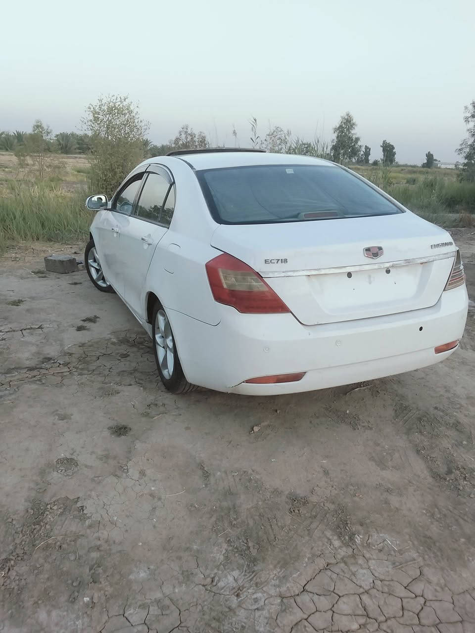 موديل 12 جاهزه محرك وكير وتبريد ثلج حساسات خلفيه ريمونت شغال رقم قادسية جديد ضربه قويه مابيه خياسات ومصلحات سعره 37 ورقه مكاني ديوانيه


**إذا كنت صاحب هذا الإعلان وتريد حذفه لأي سبب، رجاءا أرسل رسالة إلى الدعم الفني**