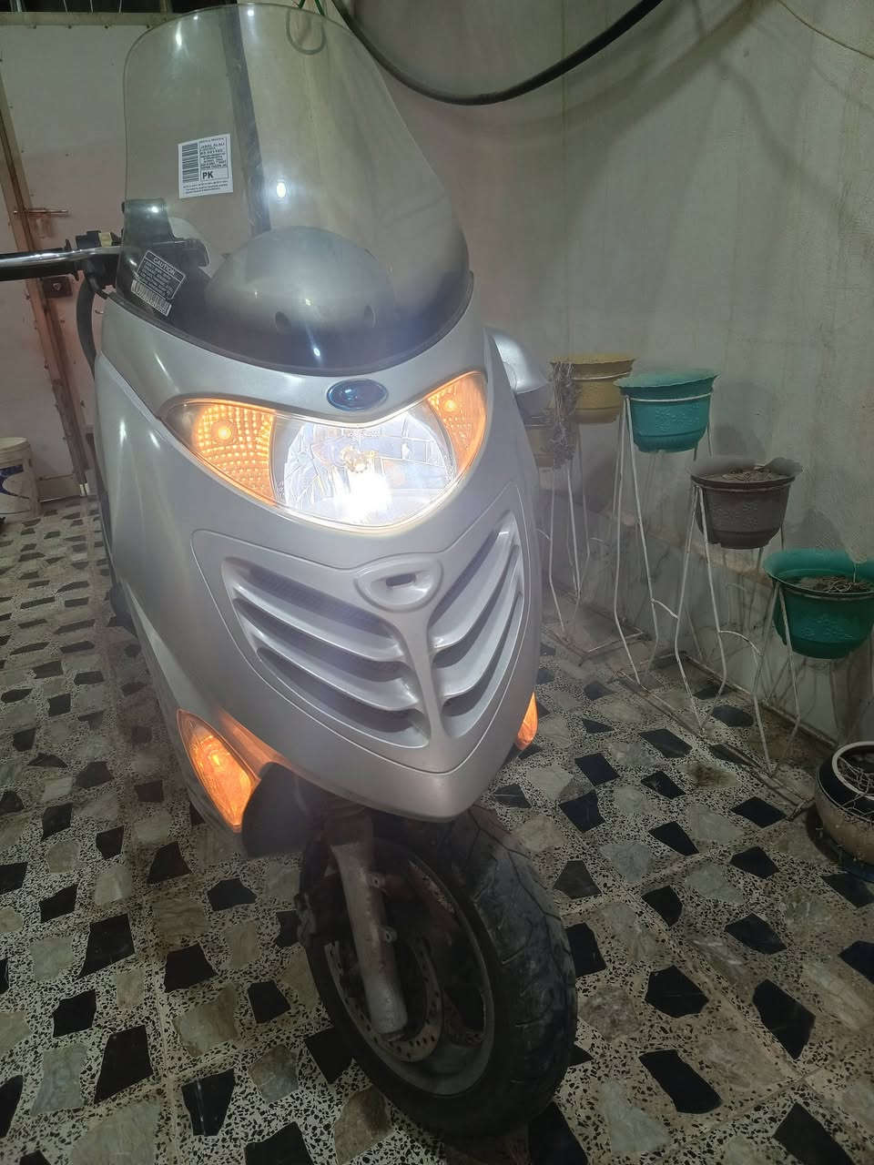 دراجه كايمكو KD ياباني للبيع مكفول محرك ربع 250
عالي المرغوب امسجل و جاهز مري كهرباء عداد الكتروني بعده جديد . ملاحضه الجاملخ بعدني ماشاده موجود . 
السعر اتصل و تدلل
***********
***********.  واتساب
مكاني الرمادي
