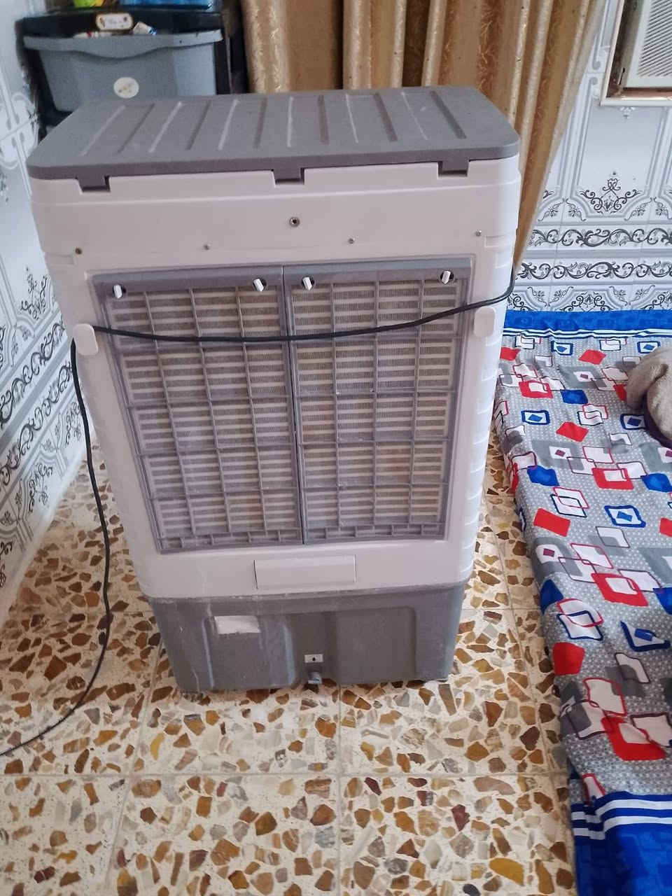 السلام عليكم  ثلاجه على فحص ضمان سبوع مبرده حجم وصط ستعمال مرتين هم على فحص سعر خاص اول تصال على رقم واتساب العنوان حله مركز مدينه ورديه خارج قرب علوت مخضر  ***********
