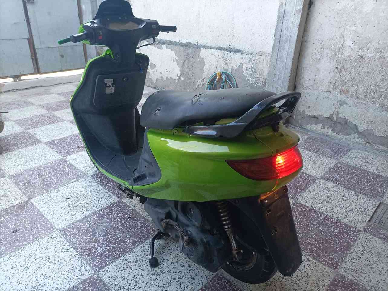 سلام عليكم دراجه البيع كل شغال مكان حله بنادر الثالثه سعره 300 (***********)
