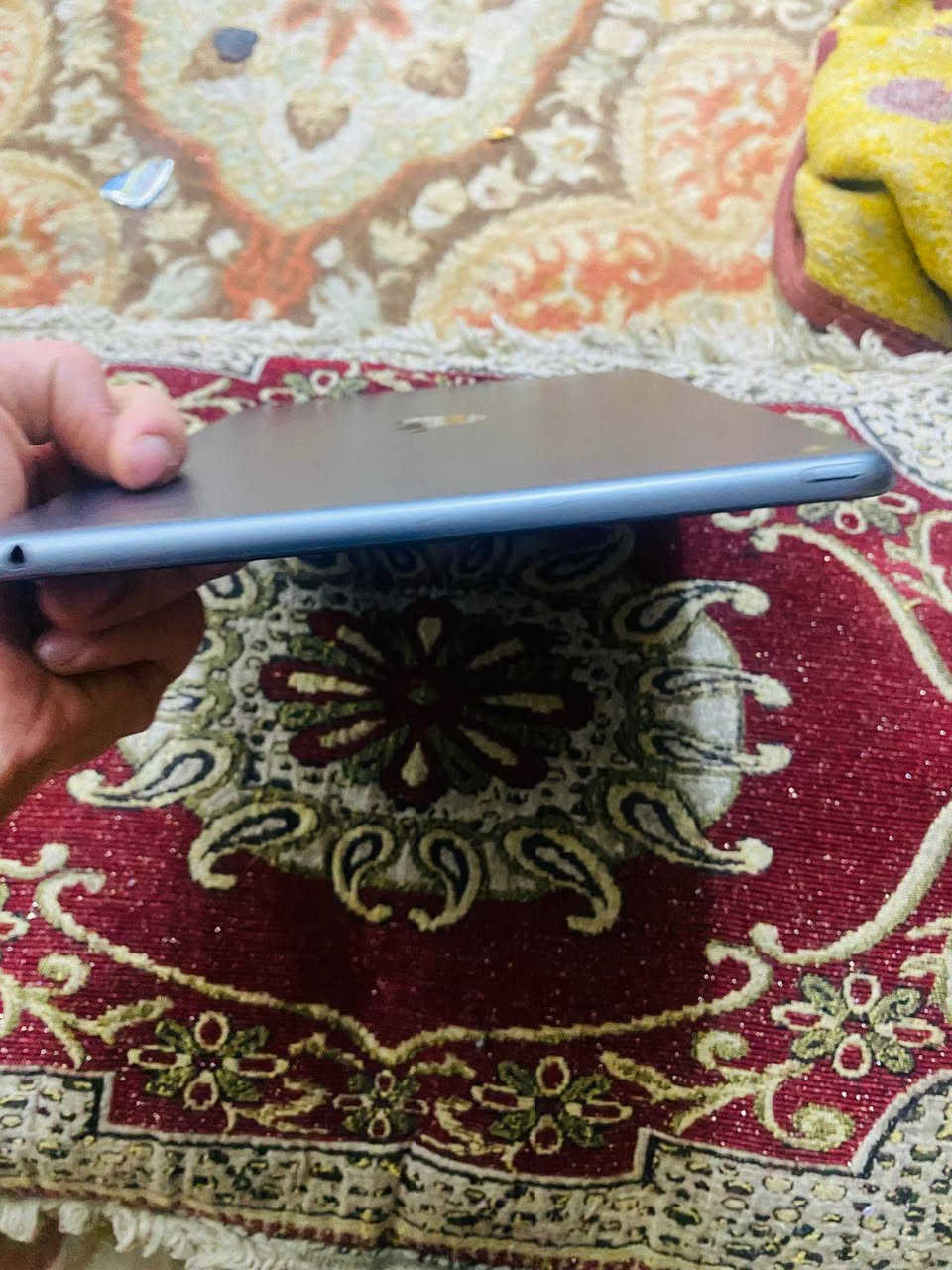 سلام عليكم شباب الايباد تسعه البيع بدل بس حساس وبيه هذ ضربه بل شاصي بطاريه ٨٨ تصل وتساب *********** سعر ١٤٠ بيه مجال بسيط
