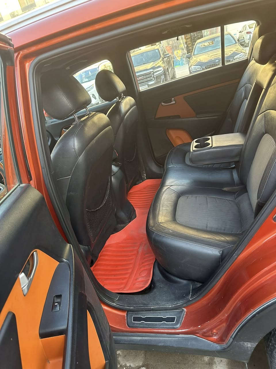 السلام عليكم سبورتج مشمشي للبيع ٢٠١١ خليجي بدون صبغ صبغ بارد حار فول السياره وبعض الملاحضات كما موضح بالصور السعر ١٢٢ مكاني بغداد ***********
