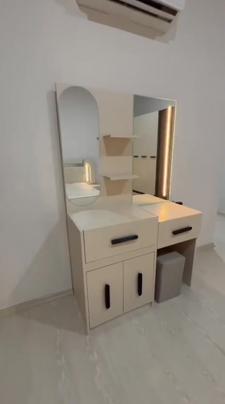 للبيع غرفه كامله سعر 300$ الرقم واتس. ***********
