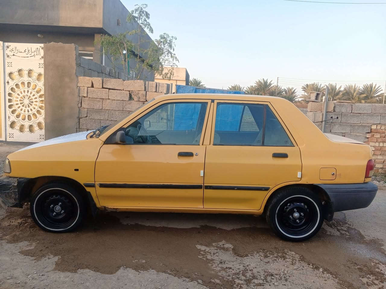 السلام عليكم سايبا 2015. رقم بغداد الدولي. بيهه قطع تبديل بدون دواخل شواصي معمره . كير مكفول محرك بي خيط تبخير  هيئه وغرامات مصفره.  السعر 26 وبيها مجال. 
*********** بغداد جسر ديالى قريه 10
