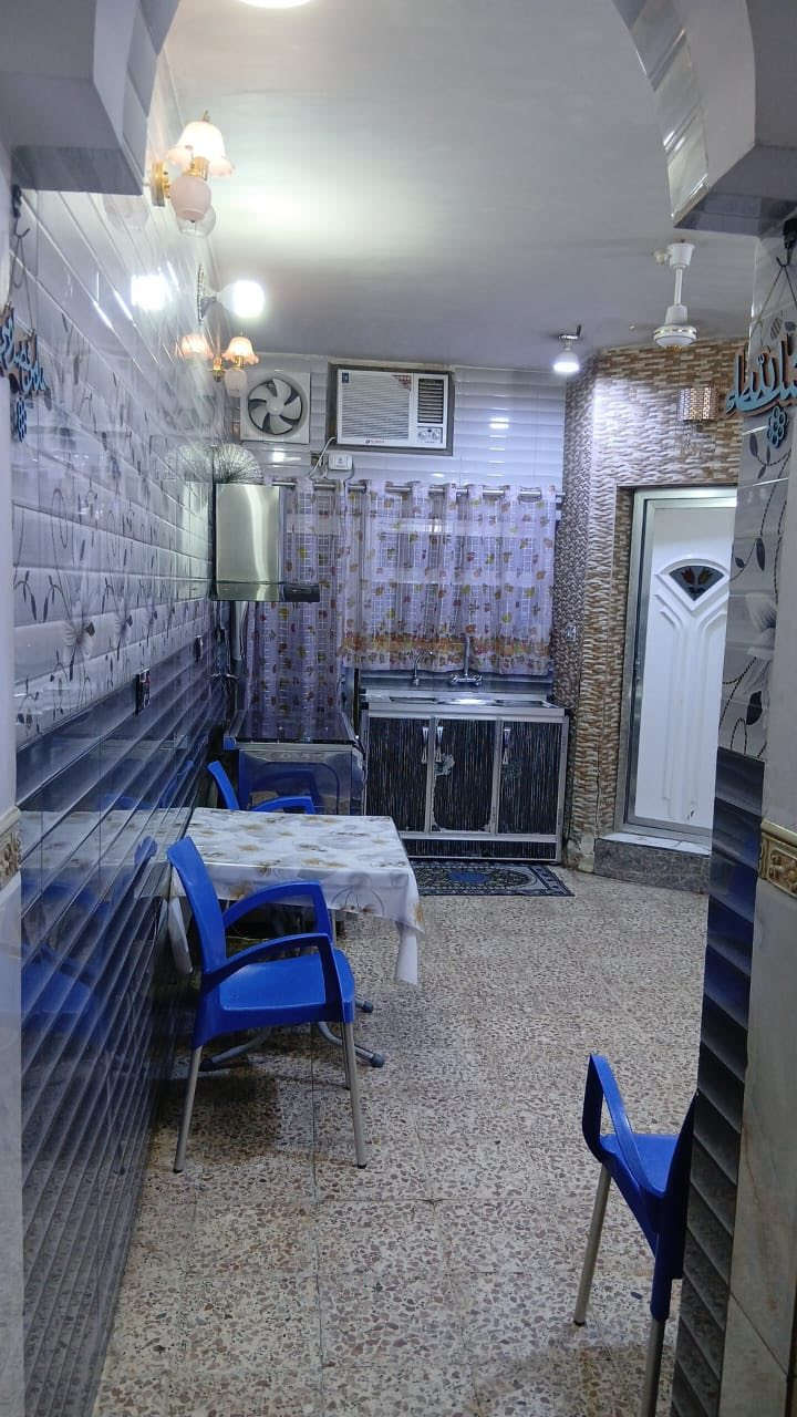 سلام عليكم بيت للبيع طابو صرف مساحه ٦٤ 
يتكون من ستقبال ساحه درج مطبخ وحمام ومنور طابق ارضي الطابق ثاني غرفه نوم وحمام 
عنوان الزعفرانيه شارع الوازات قرب شارعين سيد هاشم الاستفسار الاتصال على رقم 
***********
***********واتساب 
مكلف بل نشر الاستفسارات اتصال على رقم غير متواجد على صفحه
