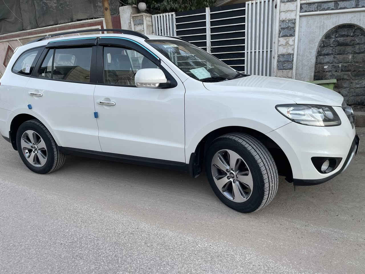 2012 فول بصمه سته سلندر كفاله عامه ماشيه 140 الف السعر 195 وبيها مجال الاتصال ***********
