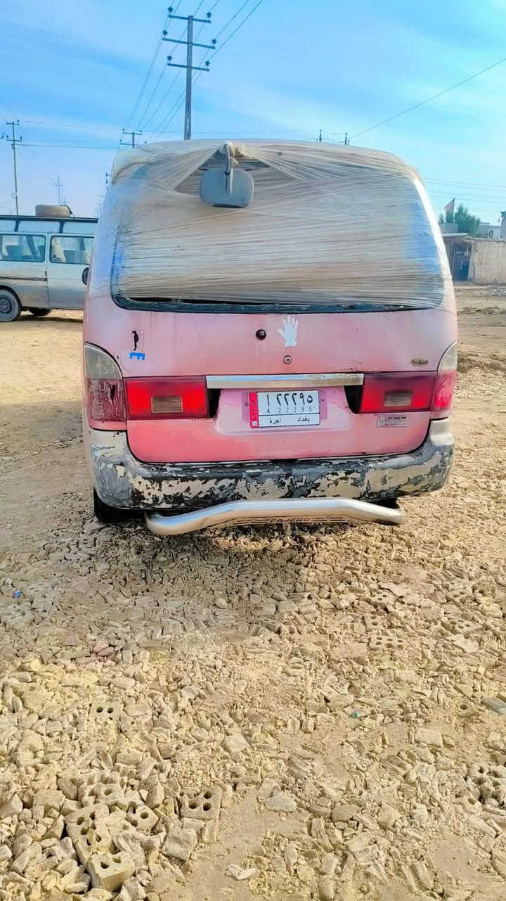 سلام عليكم سياره كيه بريجو للبيع مكينه 3000 كير واكسن مكفولات شواصي 4بلادي كهربايات كله شغاله تخم تاير سنويه لل 27 مصفره ولا ربع مطلوبه مكان السياره بغداد النهروان السعر 45وبيه مجال بسيط ***********
