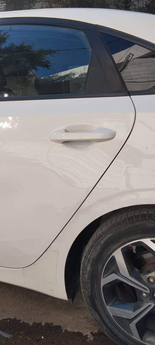 سلام عليكم

فورتي 2019 امريكي  نص فووول     حادث  بنيد مبدل اصلي والسونار مرفق بالمنشور  رقم اربيل  بسمي تحويل مباشر  
ماشية 60 الف ميل 
مكينه ٢٠٠٠ دوش
كير   AT
سياره صدر جديد تخم تاير جديد 

سياره نضيفه كلش وجاهزه 

مكاني بغداد  المنصور الداودي 

السعر 135  وبيه مجاال  

   ***********

متواجد فقط اتصال  او  واتساب
