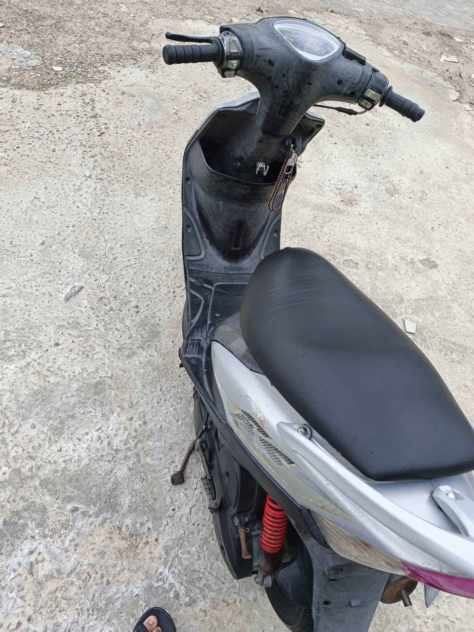 السلام عليكم دراجة ماكس عدله بلاديه مامفتوحة بوشه 49 دراجة مكينتها ناعمة صوتها ماينسمع تجي وتشوف عنواني بصره القبلة
واتساب ‏‪***********‬‏
