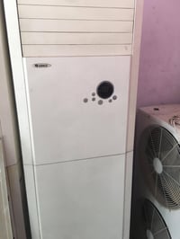 للبيع سبلت 4 طن  راديتر 180 الف /واجهه كامل نظافه 100/100 بسعر 130 الف...