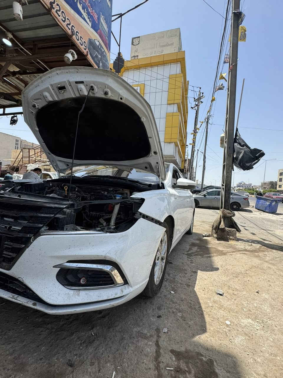 ورشة لاخوين 

 سلام عليكم ورحمة الله وبركاته اخوان متوفر جميع المواد ام جي بكول المديلات والحجام 

العنوان البصره الجمهورية مقابل شركة اضواء الفيحاء 

*********** حسن العيداني
