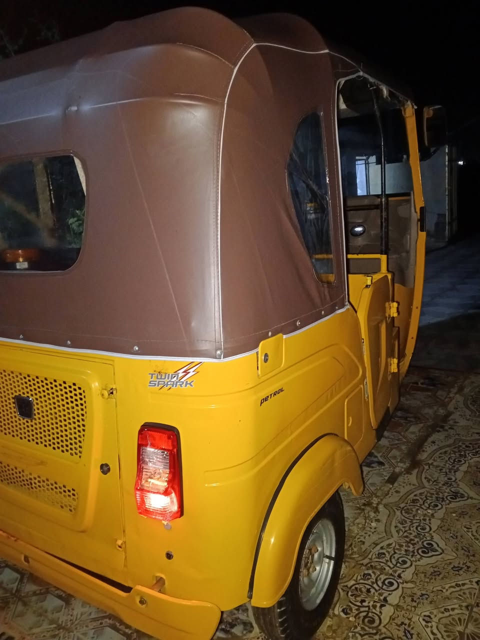 سلام عليكم  تكتك 21شهر 12 داخله ب22
 رقم كشر كفاله عامه من لضربه ولمعجون دوس معمره   لوحات انكليزي 
سنويه باسمي  مكينه بوش وبستم شركه 
مكاني ناصريه  رفاعي 
***********
سعر  8 وبيه مجال
