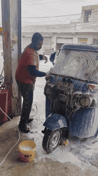 غسل وتشحيم محمد ابو شوارب العنوان ناصريه مركز حي الحسين ***********🫡👍
