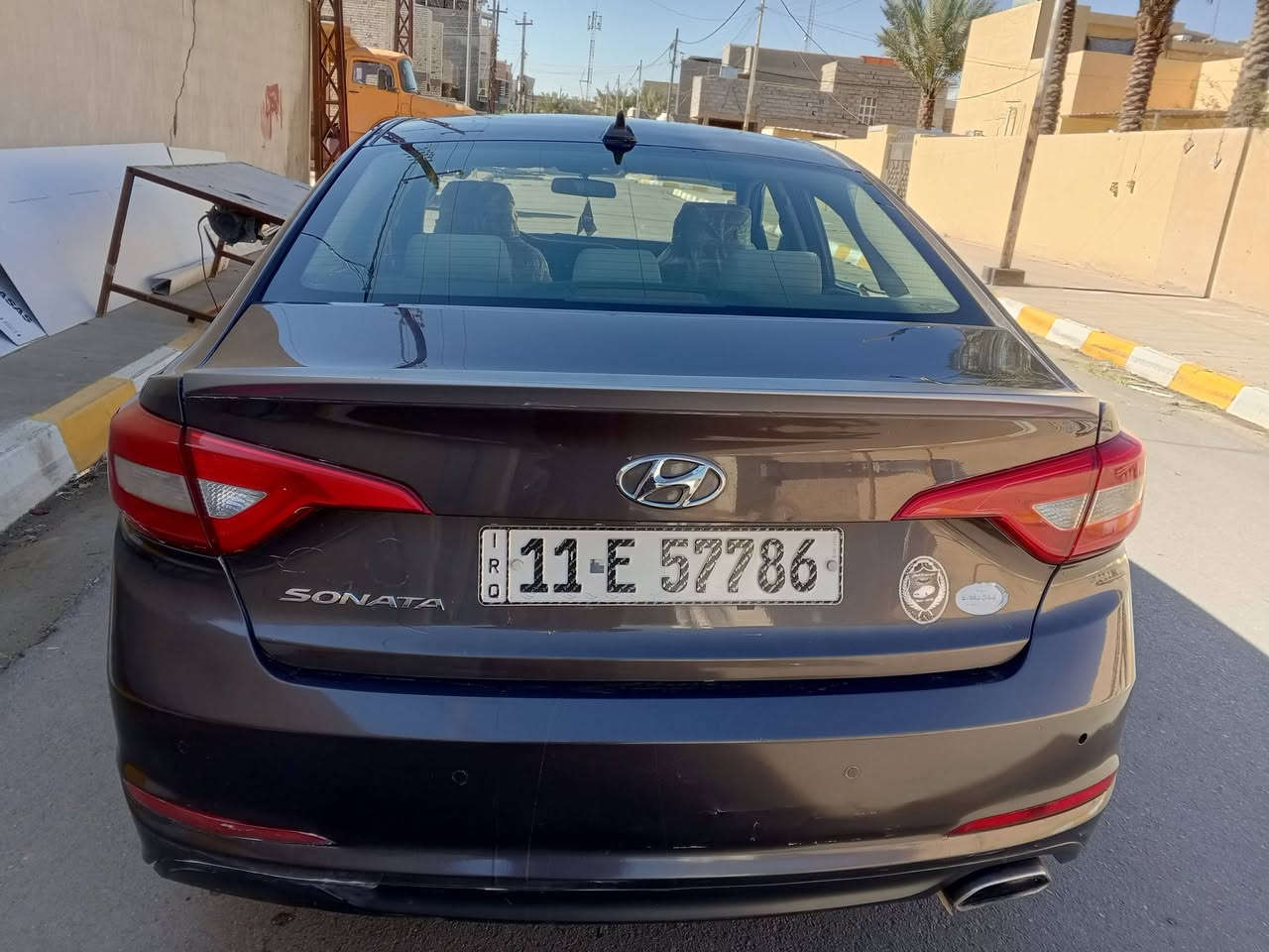 سوناتا موديل ١٥  امريكي بيها قطعتين بنيد وباب وسونارها موجود السعر ١١٥ مع مجال بسيط رقم بغداد  عنوان الفلوجة ويرهم مراوس هاتف ***********
