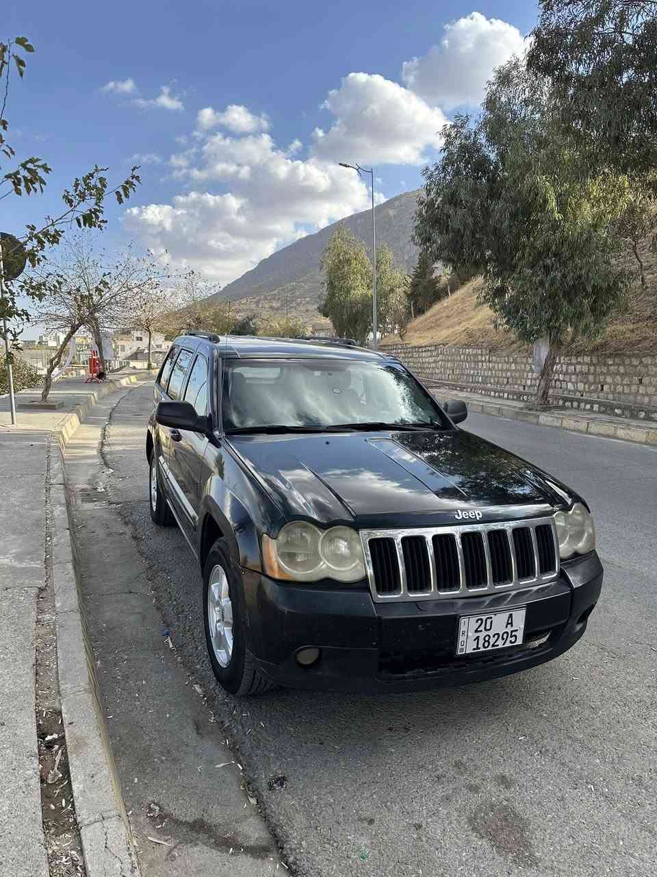 #للمراوس بسيرا او سلفادور 

✅ للمراوس – جيب لاريدو 2008
🚗 النوع: Jeep Laredo
🎨 اللون: أسود
⚙️ المحرك: 3700 سي سي
📍 الموقع: ديالى – قضاء المنصورية
بيها صبغ اربع قطع بدون دواخل 
نواقص قليلة جدا 
سنوية باسمي لغاية 2028

📞 للاستفسار مراسلة خاصة أو اتصال
***********
