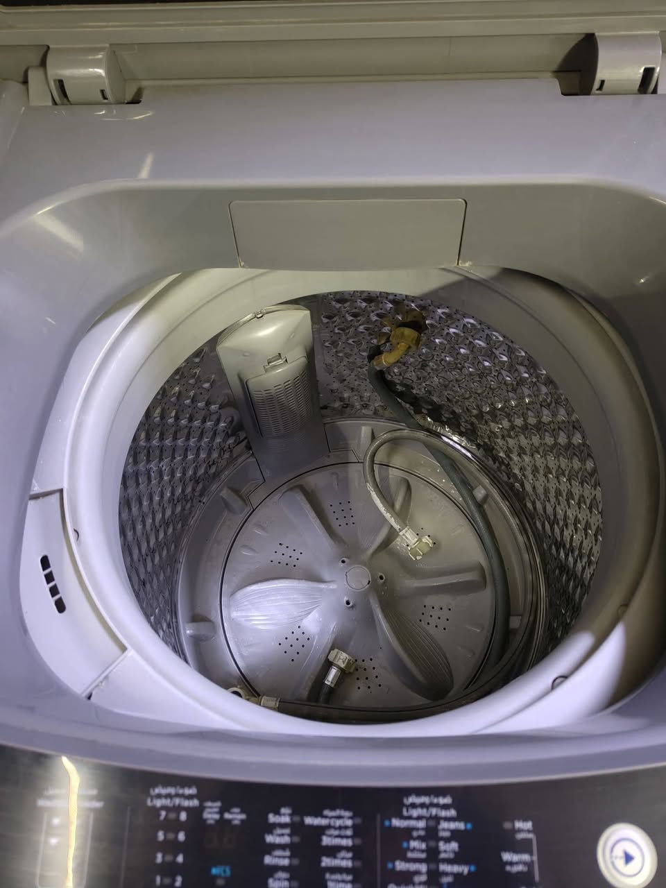 معرض زياد الأثاث المنزلي
غسالة هيتاشي 
ماطور نحاس ستعمال كلش قليل 
الحجم 14 كيلو الغسالة اخت الجديد 
حار بارد 
العنوان تكريت شارع الزهور خلف افران الكرخ وقاسم مول معرض زياد الأثاث المنزلي 🫴 
***********
