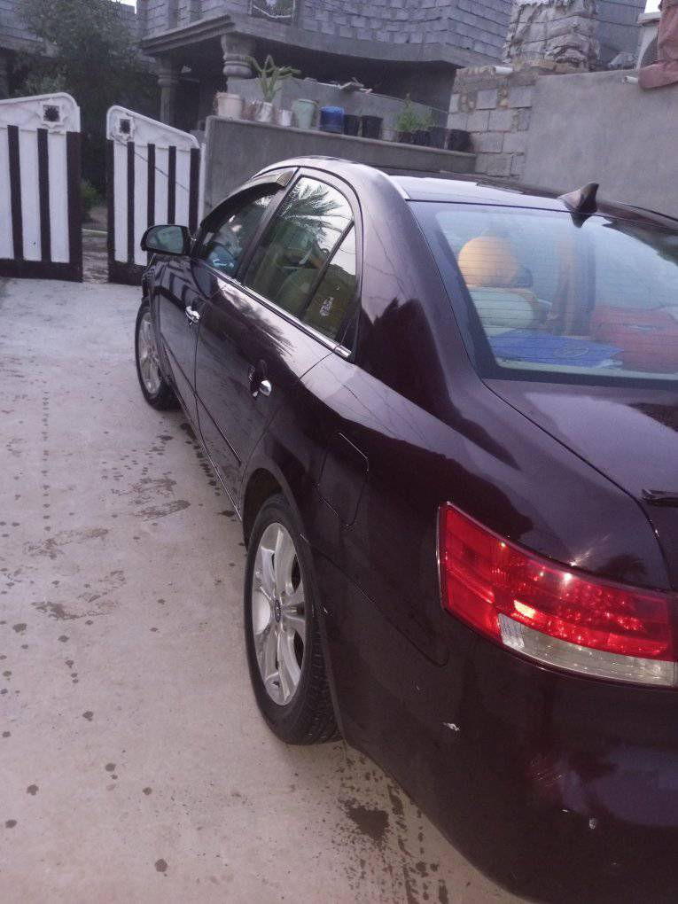 سلام عليكم سوناتا للبيع موديل 2006 وارد امريكي ضرر جاملوغ امامي السياره خير من الله كير او محرك مكفولات السياره حلوه السعر 85 الشراي يتفضل هاذه رقمي ***********
