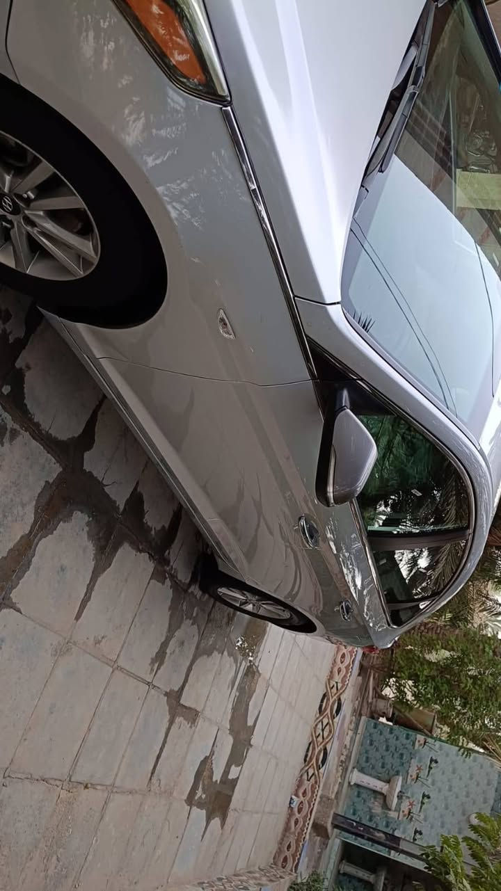 السلام عليكم
سوناتا موديل 2017 
حادثها بنيد وجاملغ بدون دواخل
تبريد تدفئه جاهزه
تخم تاير حداديه كله جديد سياره خير من الله جاهزه من كلشي مانقصها برغي للاستفسار الاتصال ***********
