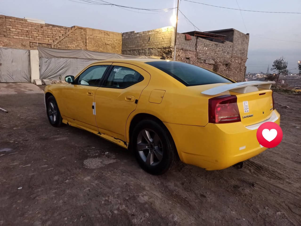 السلام عليكم
جارجر 
موديل 2010
وارد امريكي 
رقم نينوى الدولي 
تبريد 
كابون بانزين
كير ومحرك  شرط 
محرك 6 س 3500
هيئه وغرامات صفر 
بيها خط موصل بغداد 
سياره ضررها بوند وجاملغ 
شرط التحويل 
السعر 95$ وبيها مجال 
موصل الايمن /وات ساب ***********
