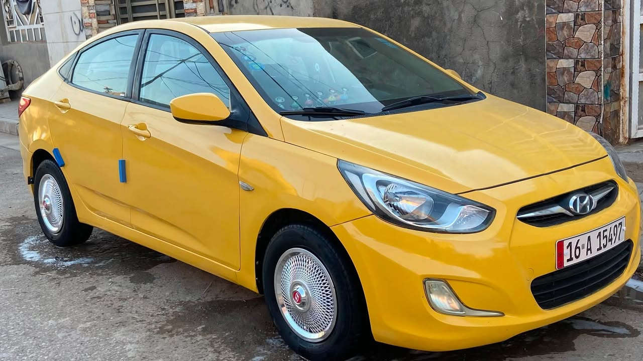 السلام عليكم اكسنت للبيع 
موديل 13 خليجي 1600 
سنويه 31 محرك جديد هزه جديده 
بيه جاملغ امامي مبدل والباقي كفاله سياره ب شرط تحويل دوشمه ارضيه تنته كله جديد رقم قادسيه مكان قادسيه السعر 78 بيه مجال قليل اتصل خاص ماجاوب شراي اتصل وتشلع عيوني بيع فقط مارواس وهذا رقمي ***********
