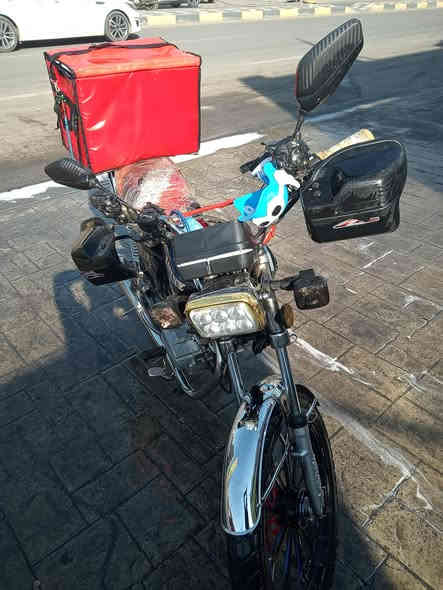 سلام عليكم دراجه سيفان موديل 2020
دراجه خير من الله من ايدك للشارع أوراق تالفه مكفوله من سرقه 
كهربائيات شغاله دبلات جدد شوفت عينك بيها بوم نقصها بس هورن 
السعر 350 وبيها مجال بسيط الاستفسار ***********
