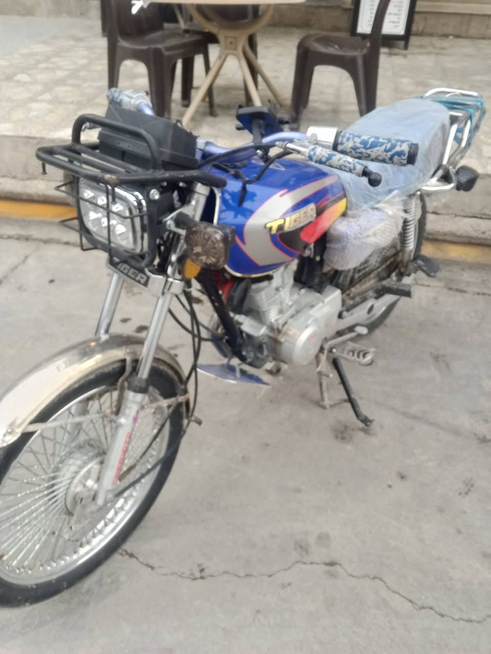 سلام عليكم
تايكر مديل 2020 
ماطور نضيف وجديد السعر 450
مكاني ايسر حي التعليم 
***********
