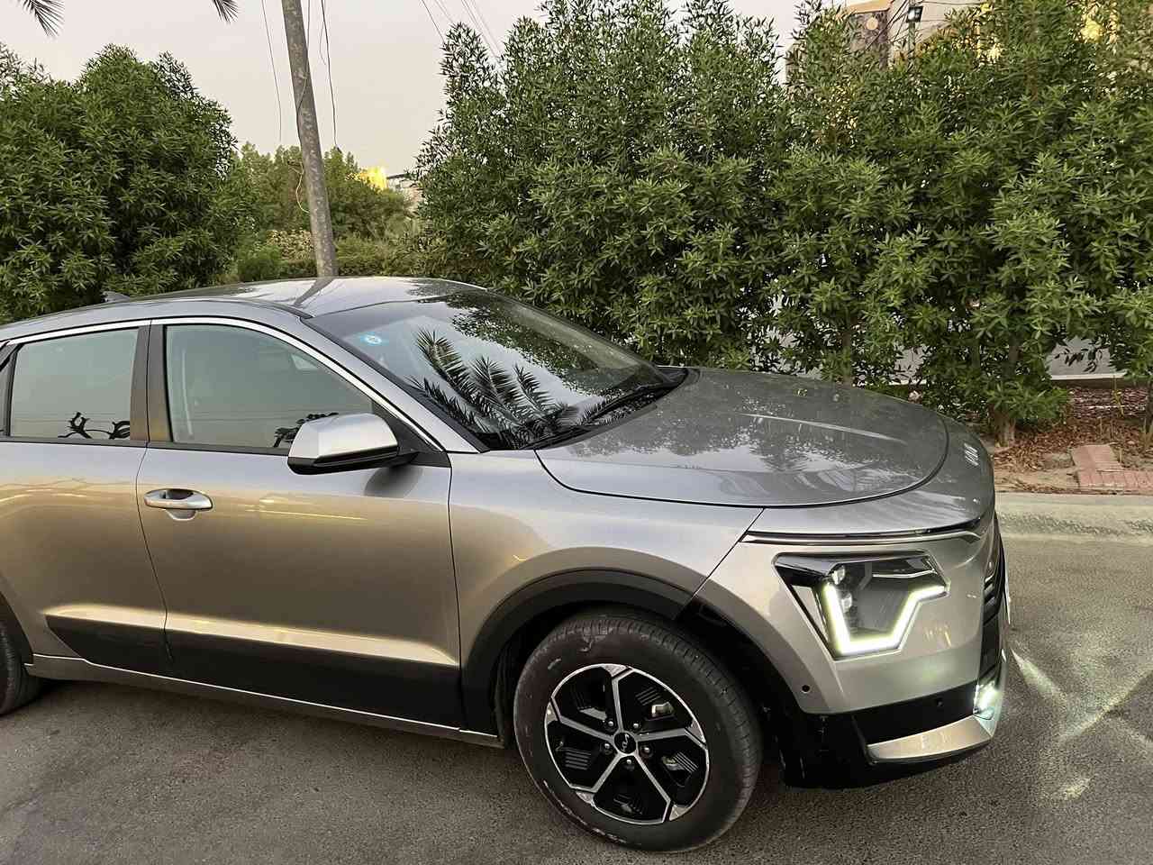 كيه نيرو موديل 2023 رقم مميز
مواصفاتها رادار جانبي وأمامي و وتحكم سرعه وتحديد مسار و كامره دواره اللون سلفر ماشيه ١٦ الف وثلاث قطع بيها صبغ ( بنيد و جاملغ و باب جهة السايق ) 
العنوان : السيديه ورقم التلفون *********** و السعر ١٣٩ باسمي تحويل ثاني يوم
