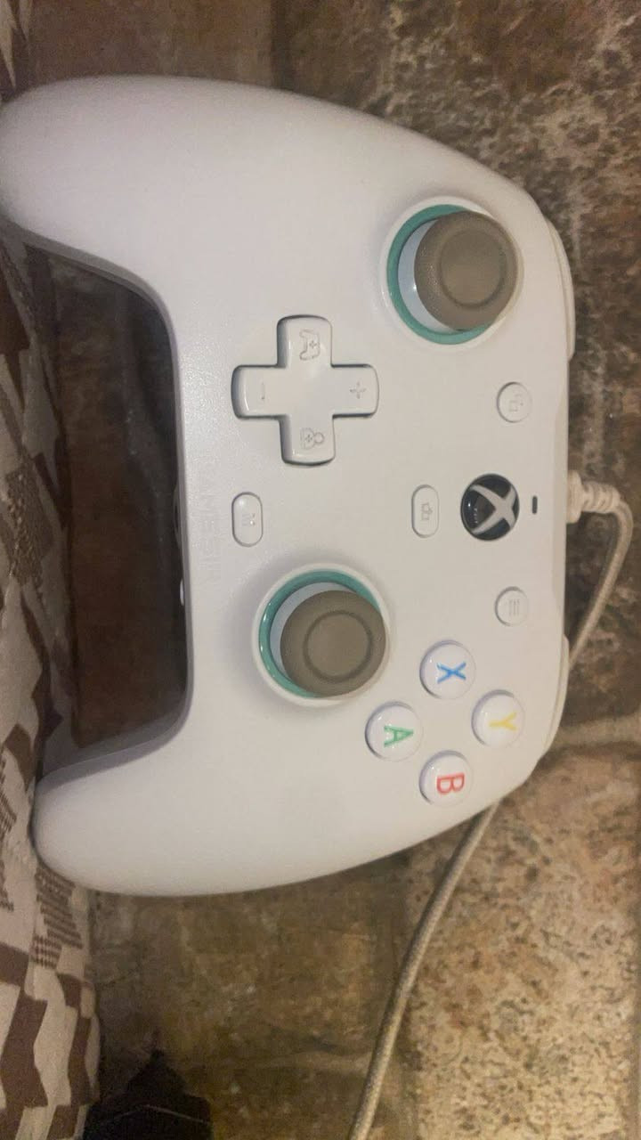 اكس بوكس ون اس
السعة:500ميكابايت
وياه يدة أصلية من اكسبوكس و يدة ثانية من Gamesir

السعر :200 د.ع


**إذا كنت صاحب هذا الإعلان وتريد حذفه لأي سبب، رجاءا أرسل رسالة إلى الدعم الفني**