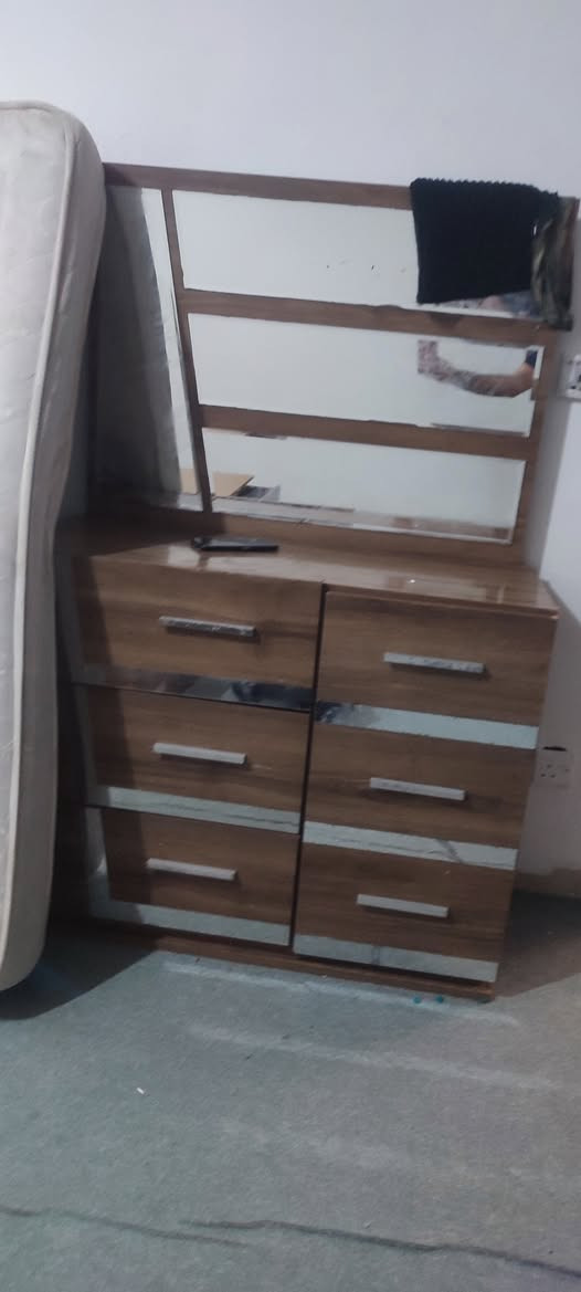 للبيع المستعجل
غرفة نوم ٥ قطع بدون دوشك ١٢٠ الف


**إذا كنت صاحب هذا الإعلان وتريد حذفه لأي سبب، رجاءا أرسل رسالة إلى الدعم الفني**