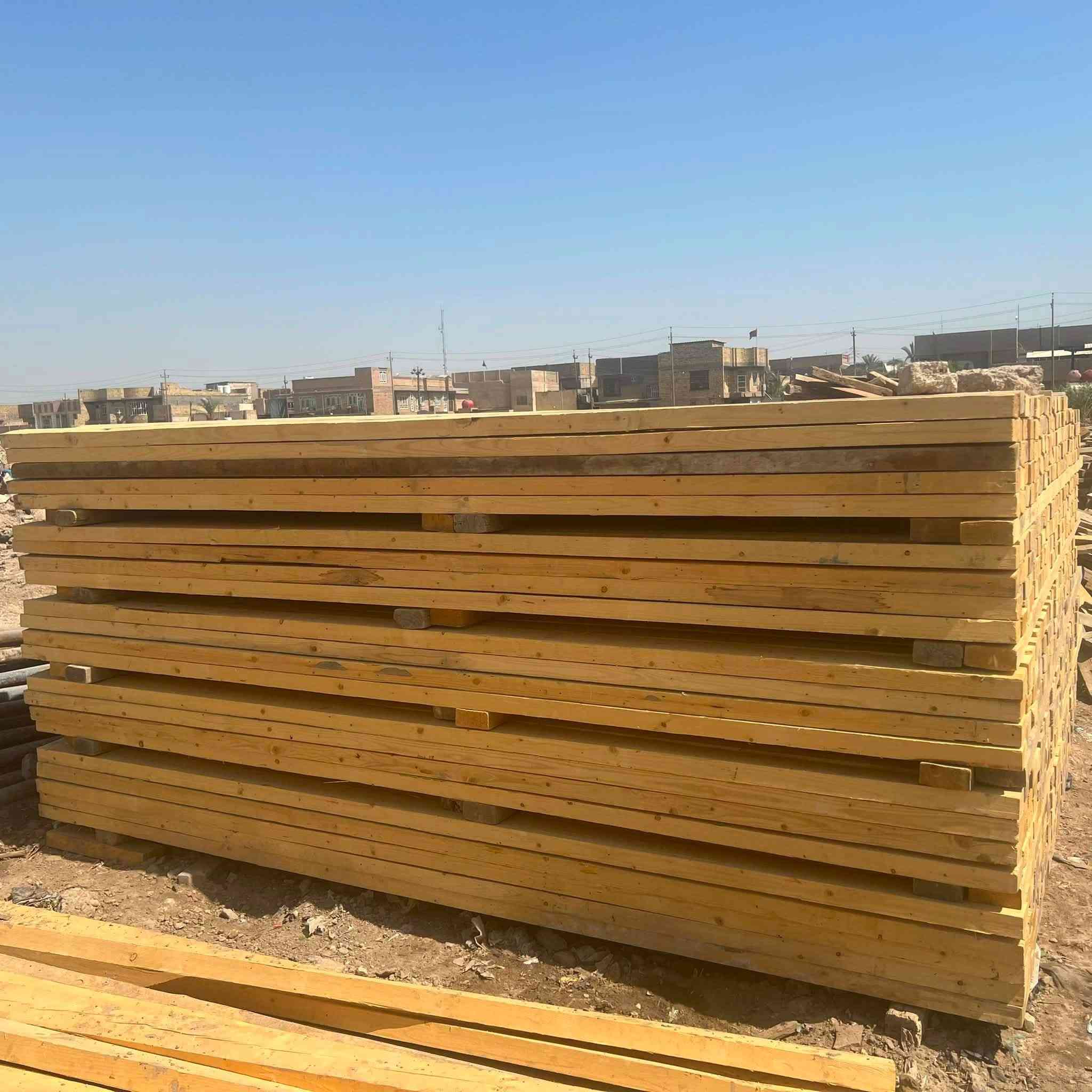 السلام عليكم
سير ٣ متر ٨ مكعب ونصف 

سير ٤ متر ٣ مكعب 

لوح ٤ متر ٥ مكعب 

عصابه متر ٣ مكعب 

عصابه ٦٠ سم مكعبين 

تواصل ***********

